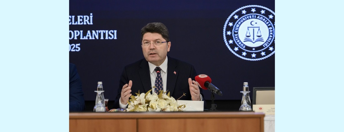 Aile Mahkemeleri Değerlendirme Toplantısı Adalet Bakanımız Sayın Yılmaz TUNÇ'un teşrifleriyle Ankara Hakimevi'nde gerçekleştirilmiştir.